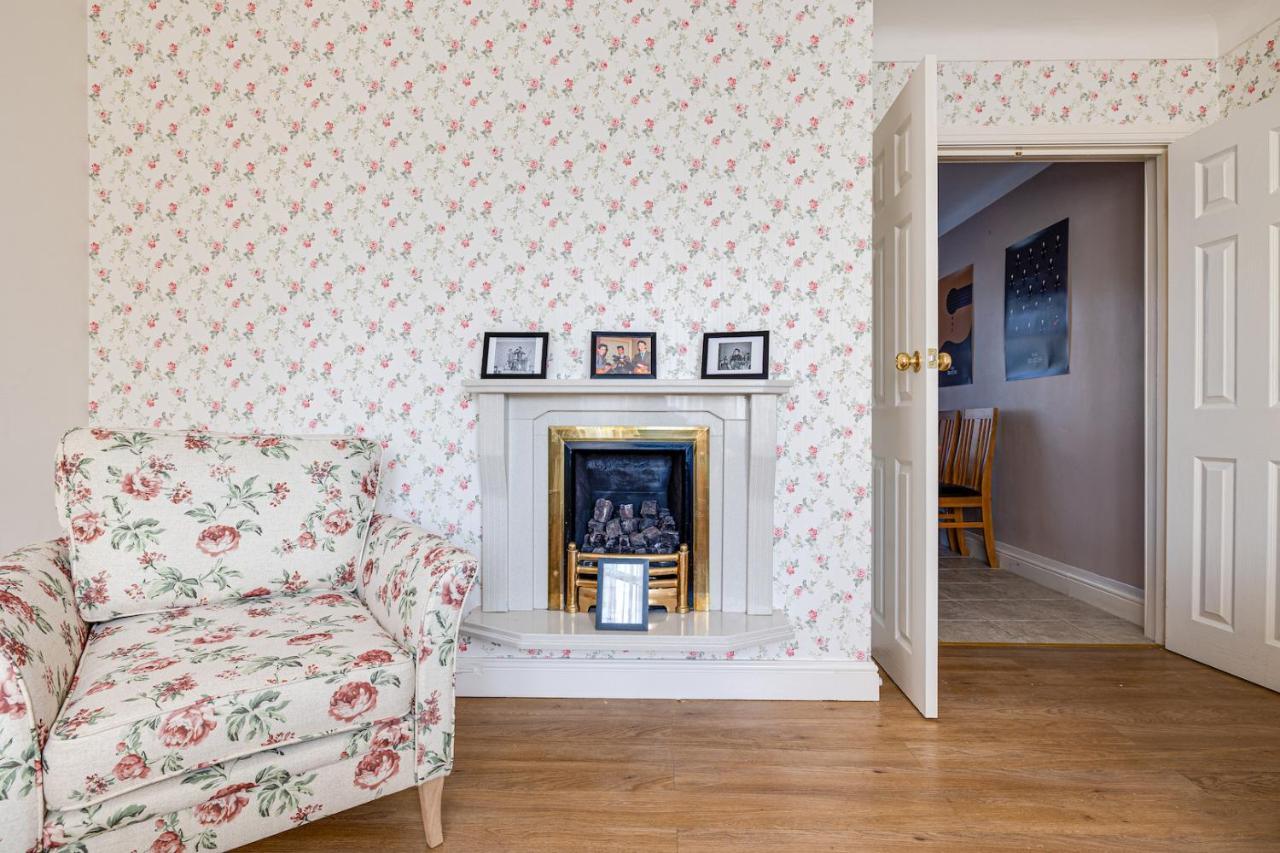 George Harrison'S Former 3Bed Home In Liverpool Speke Exterior foto
